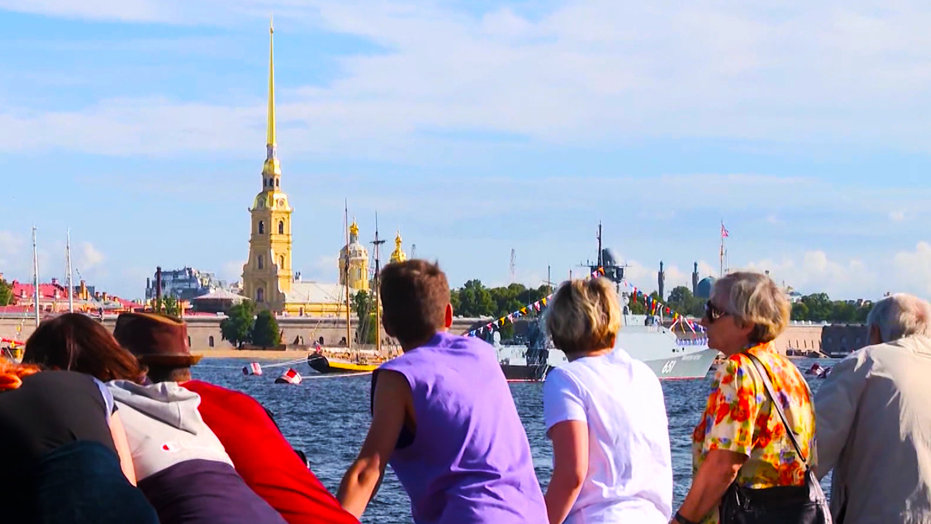 Фото с парада в питере