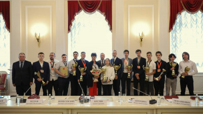 В Смольном наградили победителей соревнований беспилотников