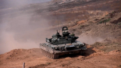 Александр Беглов поздравил с праздником военнослужащих и ветеранов тыла