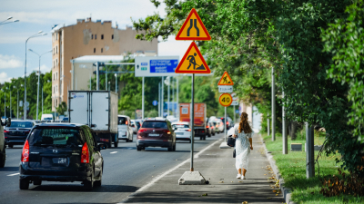 В Петербурге дороги к учебным заведениям продолжат ремонтировать