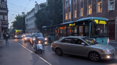 Авария на Большой Пушкарской заблокировала движение общественного транспорта