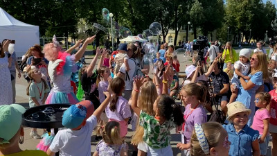 Праздник для детей и взрослых: в Петербурге прошел Большой семейный фестиваль
