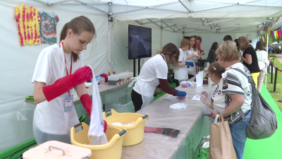 На семейном фестивале юные петербуржцы давали вторую жизнь отжившим свой век домашним вещам