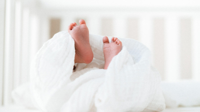 В набор для новорожденных в Петербурге войдут ночник и устройство для подогрева молока