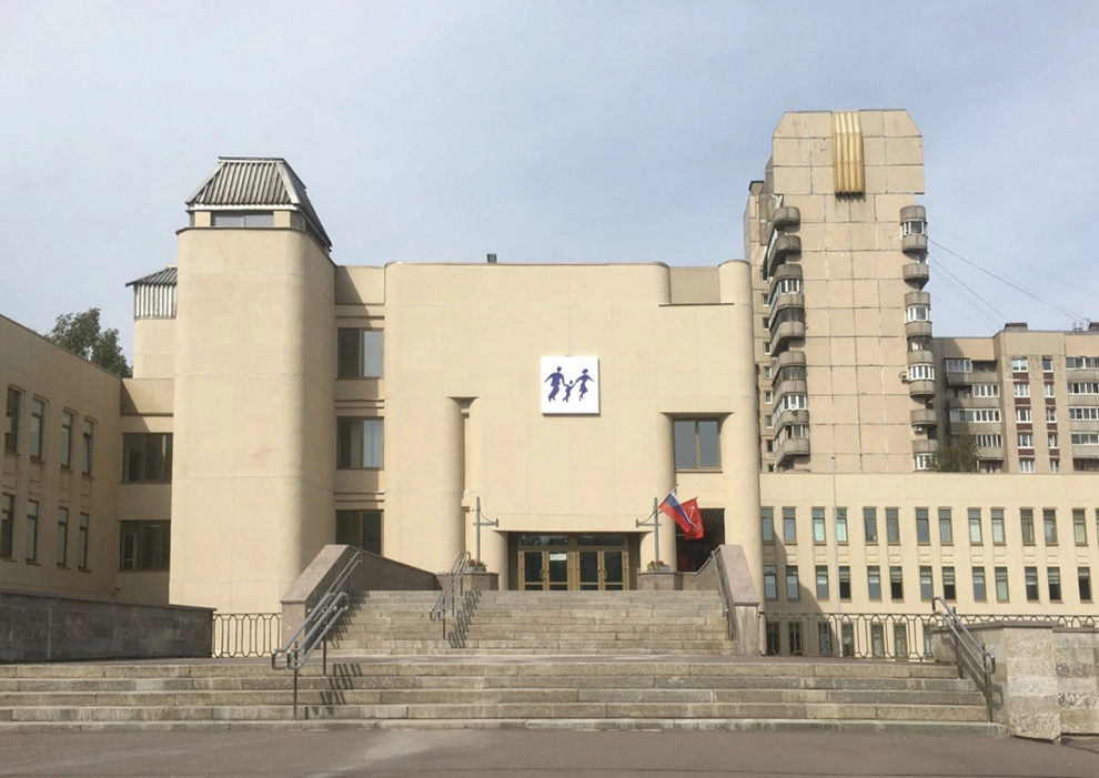 В Выборгском районе Петербурга отремонтировали здание гимназии - tvspb.ru