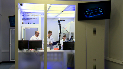 В ИТМО создали первую в России мобильную лабораторию-куб для выращивания клеток