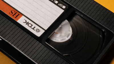 Видеокассету с культовым фильмом из 80-х продали почти за 954 тысячи рублей