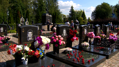 На Серафимовском кладбище почтили память экипаж подлодки «Курск», погибший 23 года назад