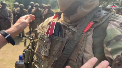 Добровольцам батальона «Урал» вручили награды в зоне спецоперации