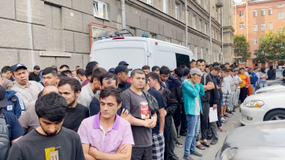 Масштабный рейд: в Петербурге возбудили 300 уголовных дел о нелегальной миграции