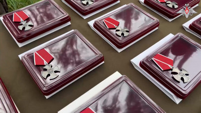 Бойцы ЦВО получили государственные награды на передовой