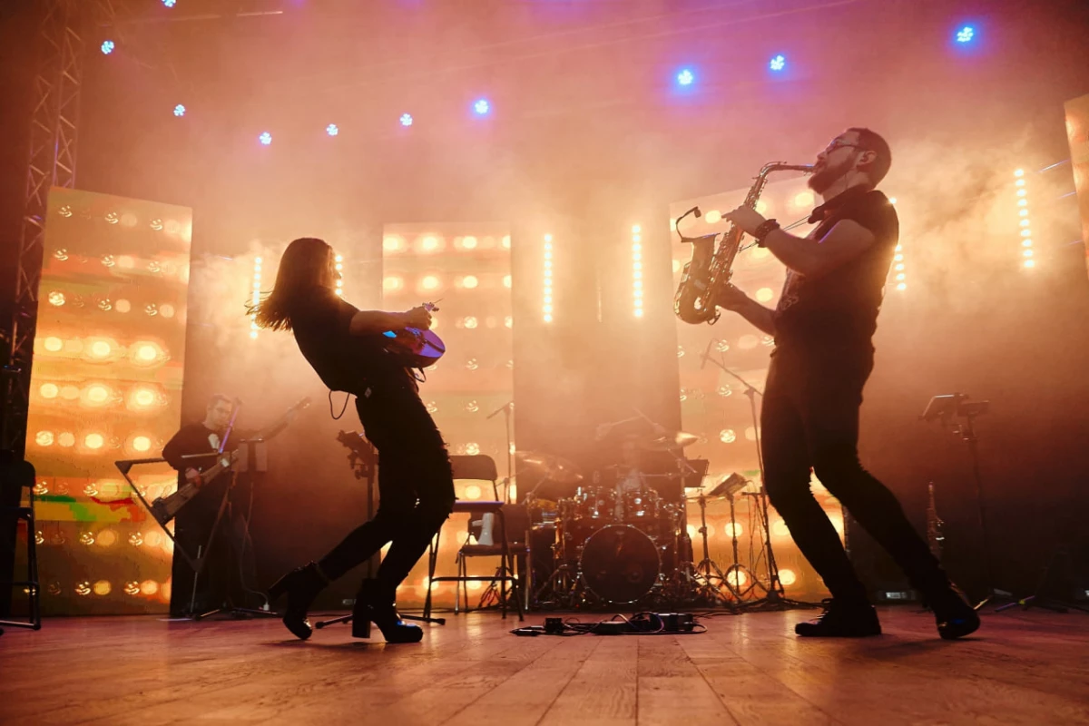 Шоу «Опера против рока» покажут 19 августа в пространстве «Флагшток» - tvspb.ru