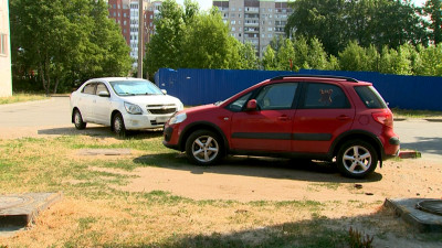 Петербуржцы заплатили 300 млн рублей за неправильную парковку во дворах в 2023 году