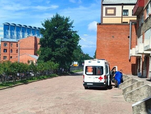 В Педиатрическом университете прооперировали подростка, повредившего руку петардой - tvspb.ru