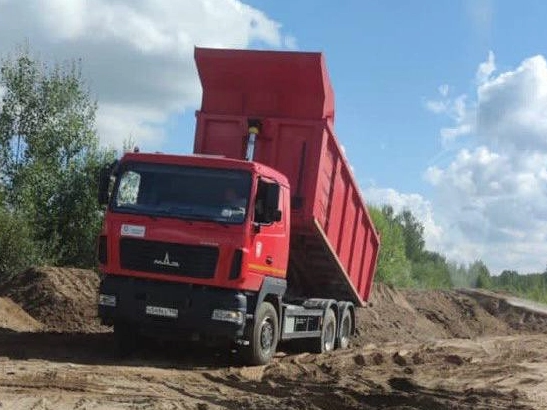 В Горелово прокуратура поймала водителей самосвалов с отходами - tvspb.ru