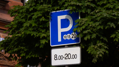 С 1 сентября в Петербурге планируют запустить поминутную оплату парковки