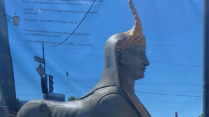 Скоро вернутся: сфинксы с Египетского моста отправились на реставрацию 