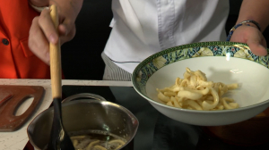 Чуть-чуть мёда и очень вкусно — готовим легендарный чак-чак в день Республики Татарстан