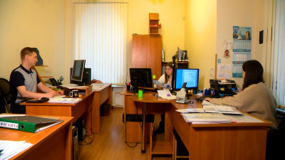 «Менеджер, продавец, официант»: На какую работу согласны петербургские выпускники?