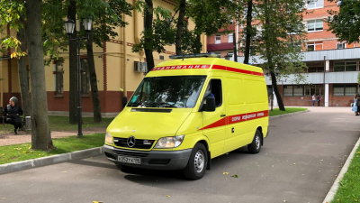 Петербурженка оказалась в больнице с переломом черепа после наезда электросамокатчика
