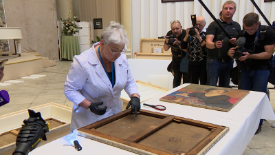 В Русском музее отреставрируют картины, пострадавшие при взрыве в Таганроге