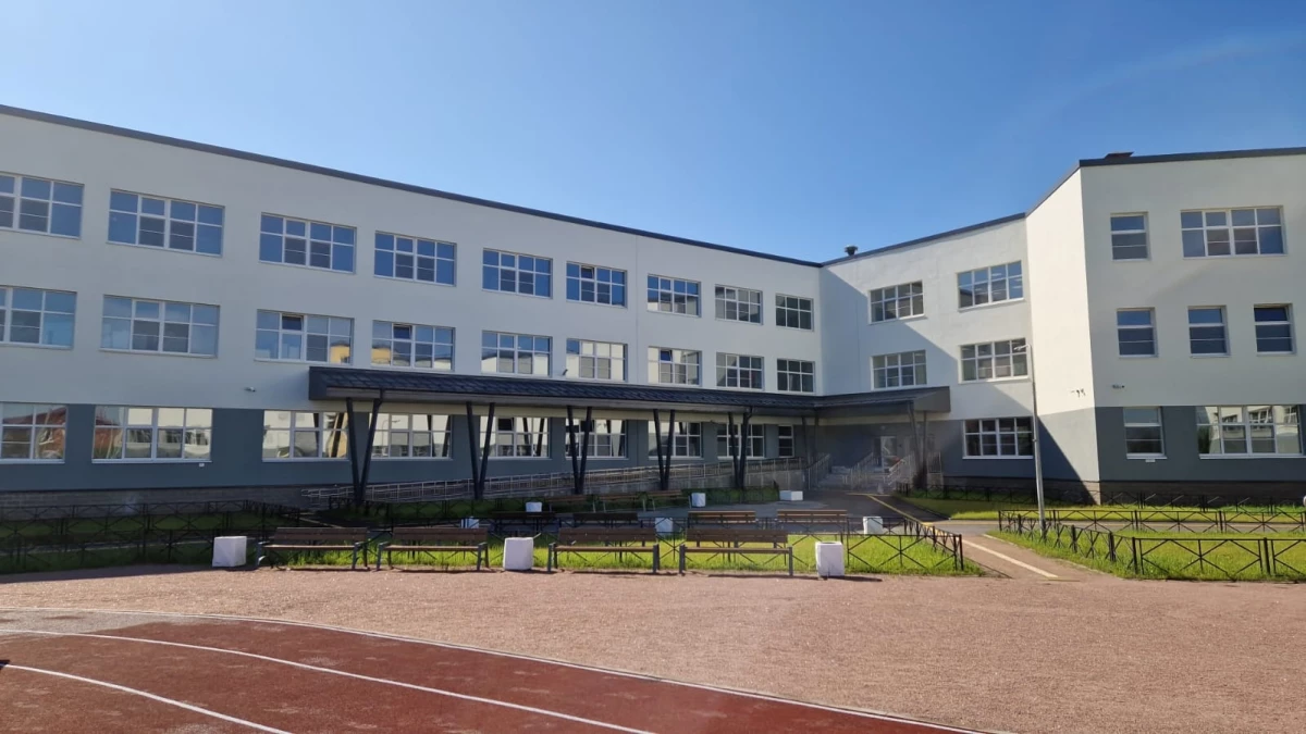 В Славянке построили школу на 1375 мест: она вместит 55 классов - tvspb.ru