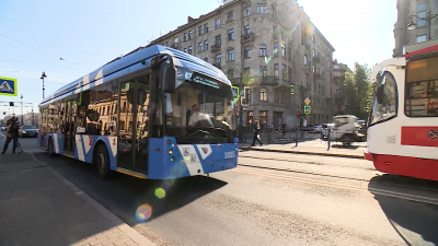 В Петербург поступило более 400 современных низкопольных троллейбусов