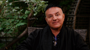 Пока у тебя есть планы — молодость можно продлить: встречаем утро с заслуженным артистом России Сергеем Рогожиным