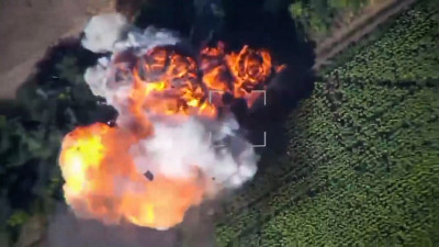 Минобороны показало кадры уничтожения бронетехники ВСУ в Запорожской области