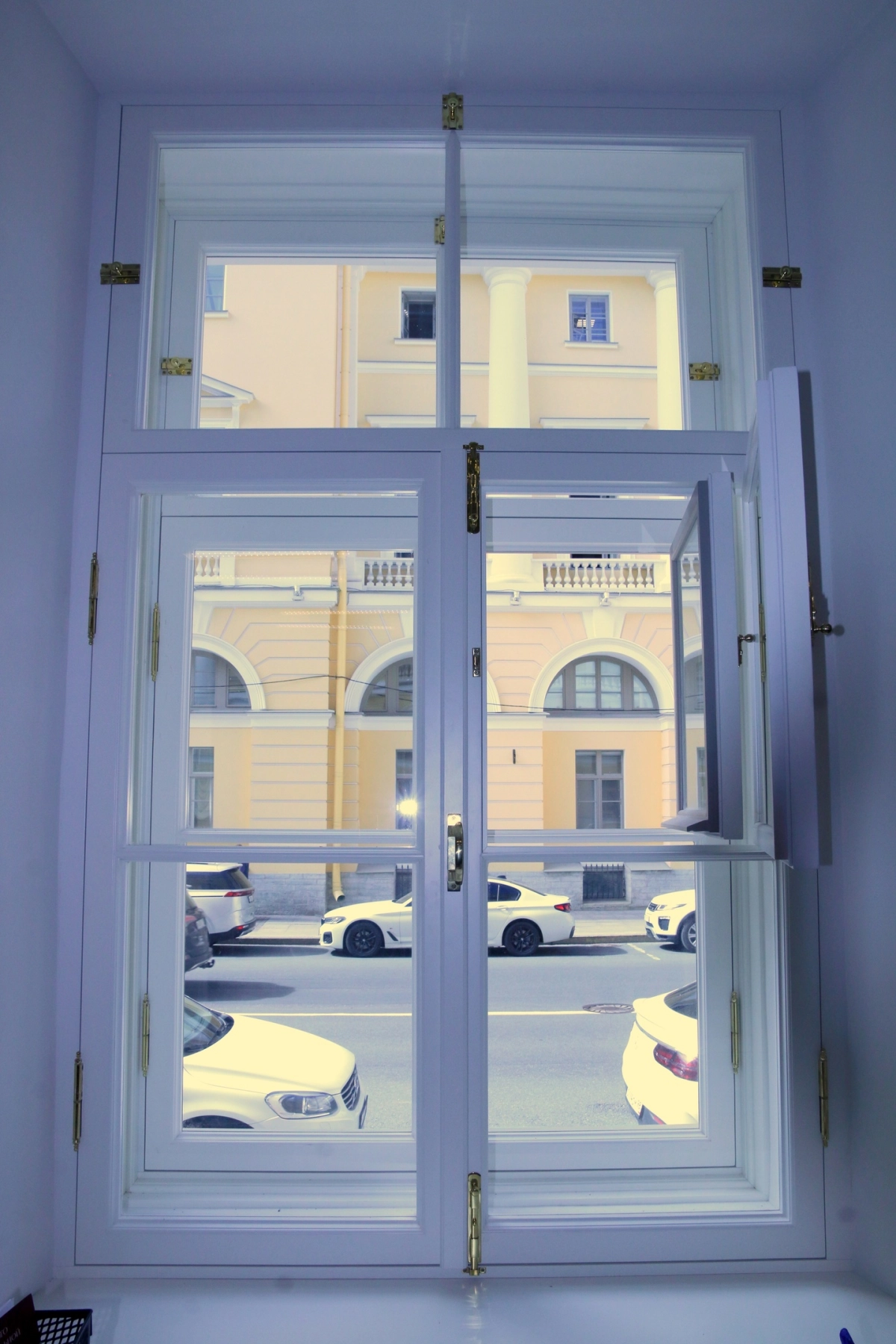 В Театральной библиотеке на Зодчего Росси отреставрируют исторические окна - tvspb.ru