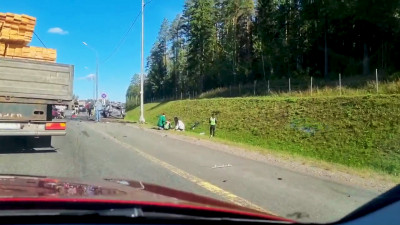 Детей на трассе «Скандинавия» сопровождал автомобиль со спецсигналами