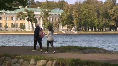 Петербуржцам пообещали возвращение бабьего лета