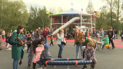 Семейный фестиваль и новые впечатления: Как открывали парк Авиаторов после реконструкции
