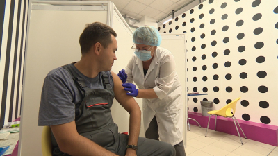Более 600 тысяч петербуржцев привились от гриппа с начала сентября