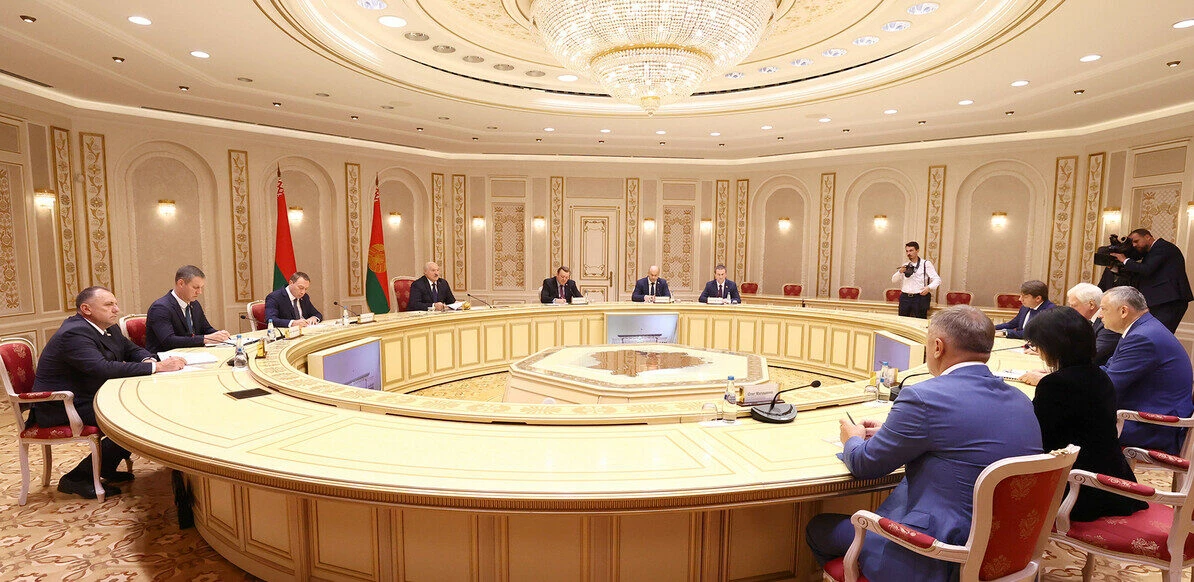 Путин обсудил с Лукашенко строительство железной дороги в направлении Ленобласти - tvspb.ru