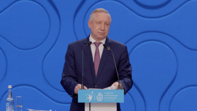 Александр Беглов поздравил петербуржцев с Днем туризма 