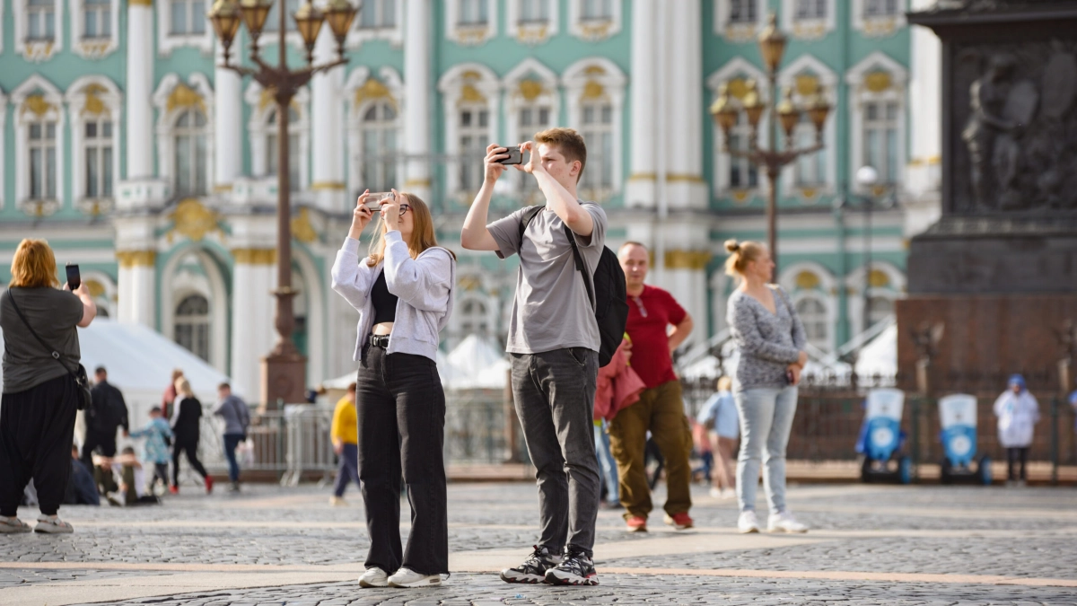 Туристический сезон близко: когда лучше ехать в Петербург на отдых - tvspb.ru