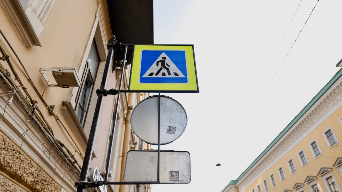 Девятилетнего мальчика сбили на пешеходном переходе - tvspb.ru