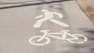 ВАЗ сбил школьника на велосипеде на Комендантском проспекте 
