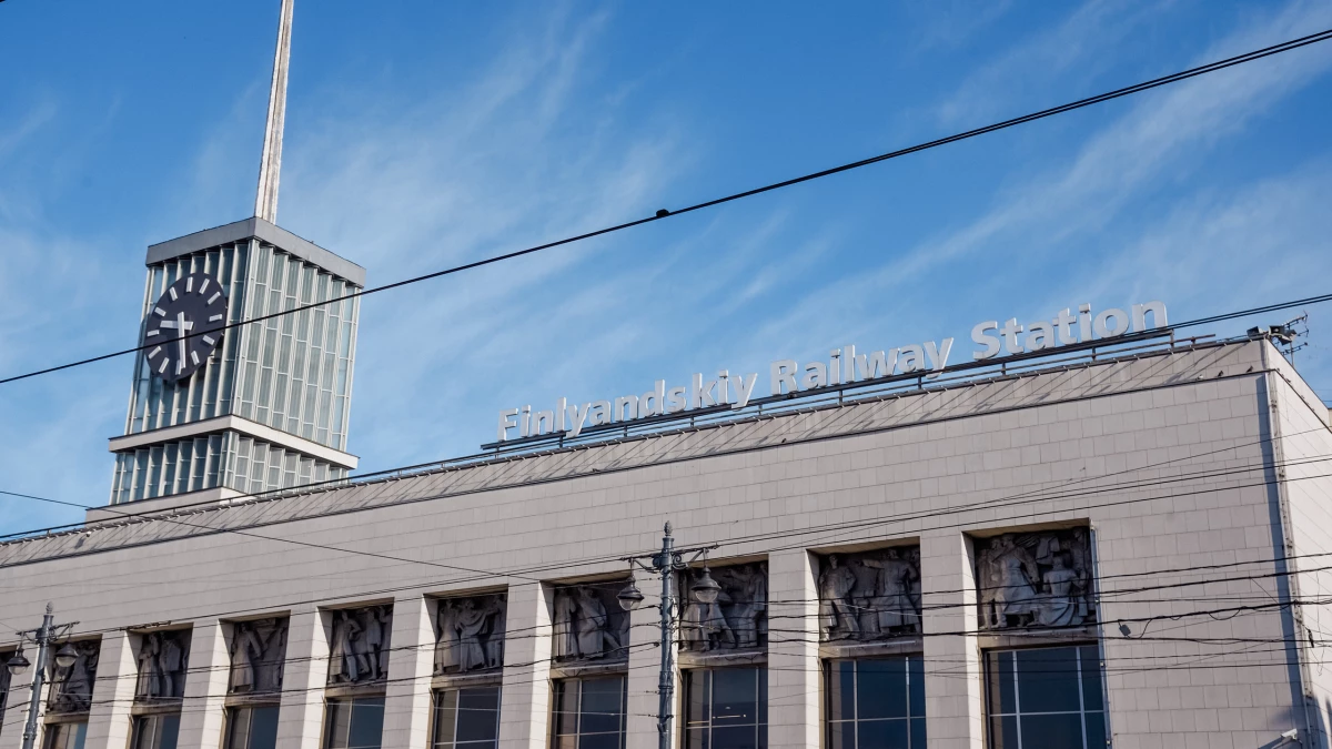На Финляндском вокзале задержали мужчину, находившегося в федеральном розыске за угрозы убийством - tvspb.ru