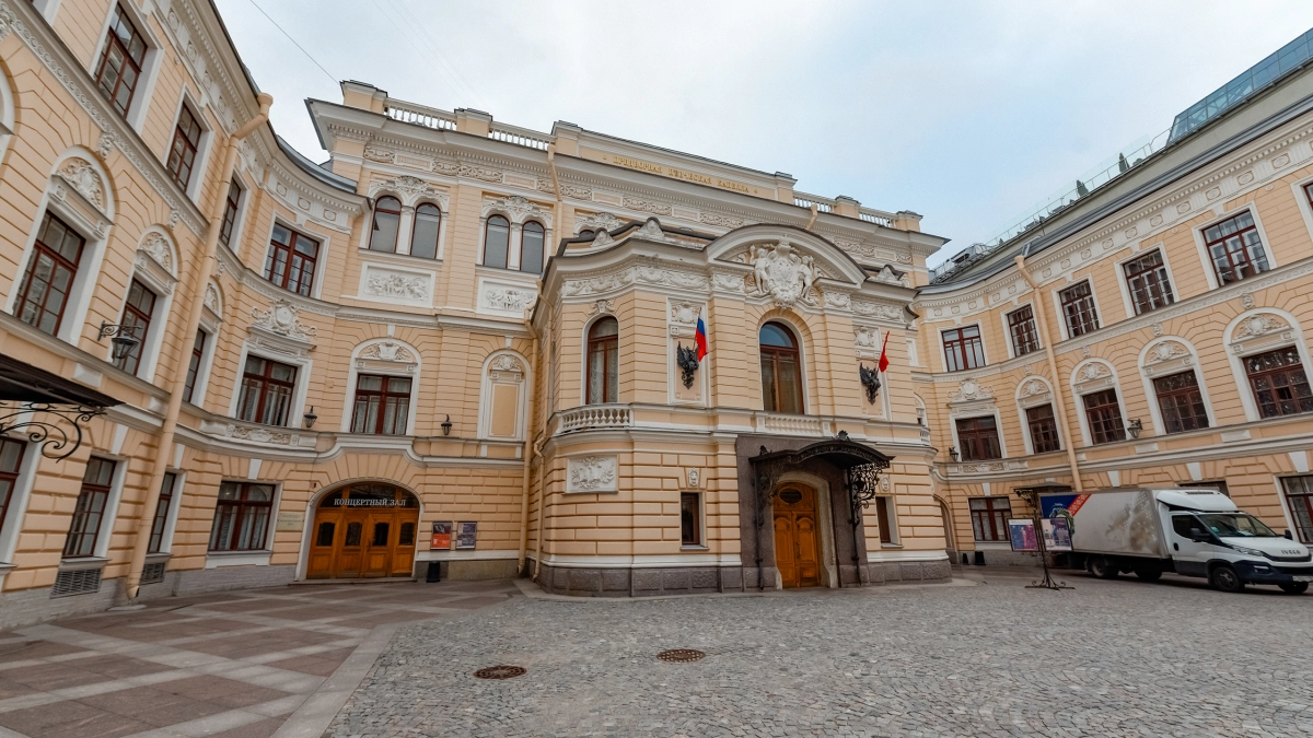 24 апреля в Капелле пройдет программа Виталия Гордиенко «Рождение знаменитости, или Симуляция искусства» - tvspb.ru