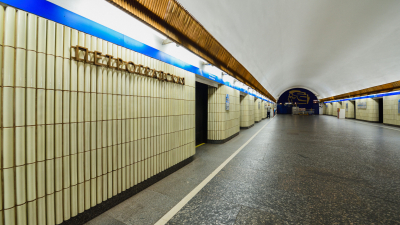 Полиция задержала мужчину, ударившего женщину в вагоне метро