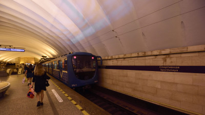 Второй вестибюль «Спортивной» закрывали из-за остановки эскалатора