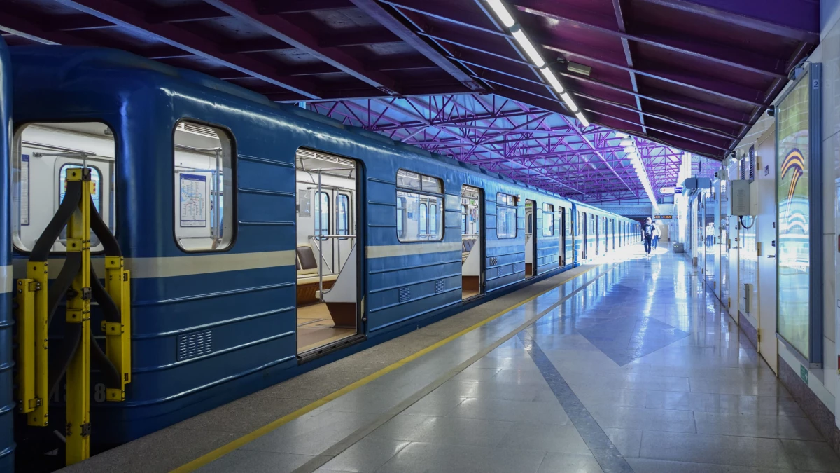 На станции «Шушары» пассажир упал на пути - tvspb.ru