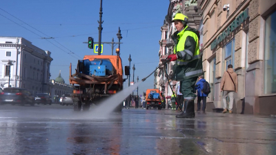 В каких условиях работают дворники, водители и механизаторы в Петербурге