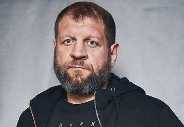 Емельяненко рассказал, как он ездил на машине без номеров - tvspb.ru