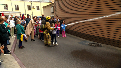 Для юных пациентов второй Детской больницы Марии Магдалины провели мастер-класс по основам пожарной безопасности