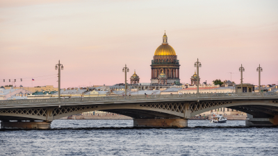 Россияне с детьми на осенних каникулах поедут отдыхать в Петербург