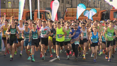 7 тысяч спортсменов стали участниками забега «Пушкин — Санкт-Петербург»