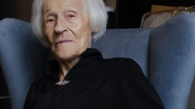 Блокадному учителю Надежде Строгоновой исполнилось 103 года